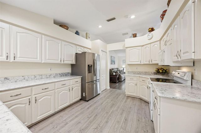 26920 RACQUET CIRCLE, Leesburg, FL 34748