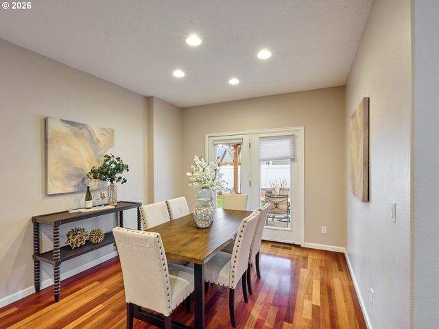 829 PIONEER Dr, Silverton, OR 97381