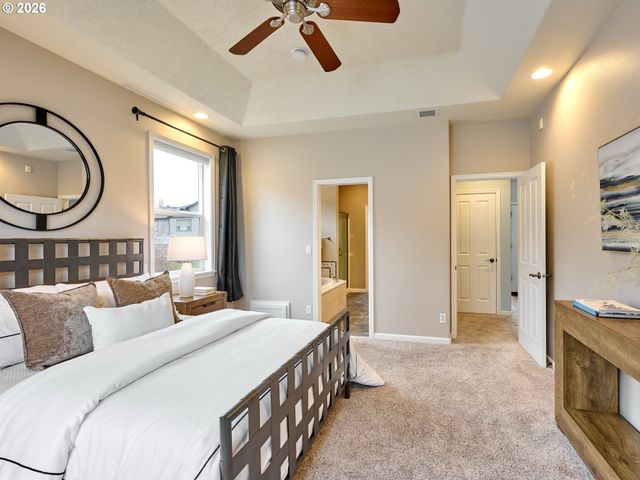 829 PIONEER Dr, Silverton, OR 97381