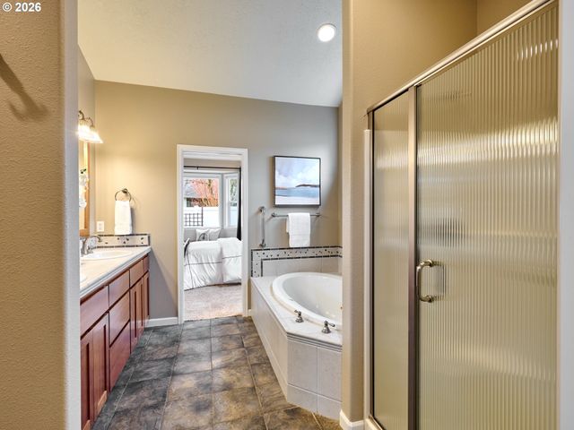 829 PIONEER Dr, Silverton, OR 97381