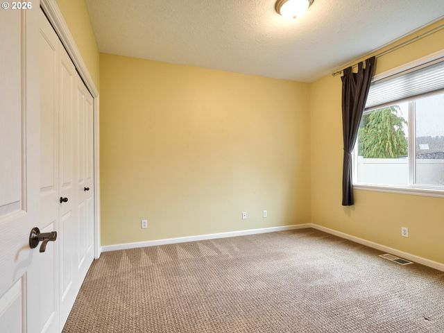 829 PIONEER Dr, Silverton, OR 97381