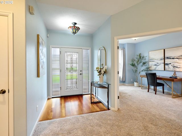 829 PIONEER Dr, Silverton, OR 97381