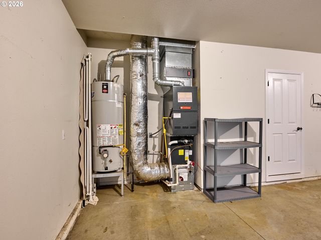 829 PIONEER Dr, Silverton, OR 97381