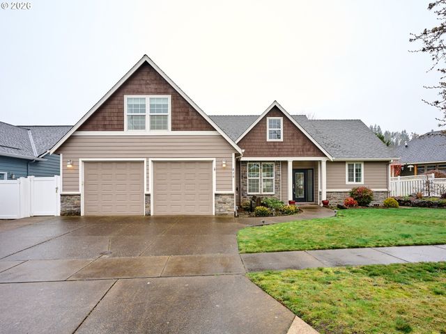 829 PIONEER Dr, Silverton, OR 97381