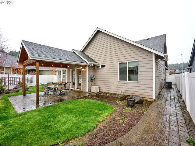 829 PIONEER Dr, Silverton, OR 97381