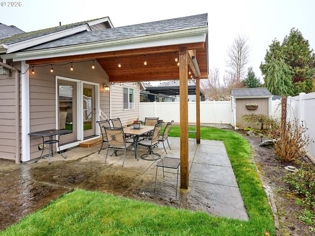 829 PIONEER Dr, Silverton, OR 97381