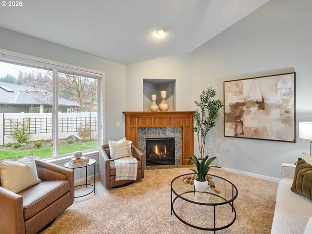 829 PIONEER Dr, Silverton, OR 97381