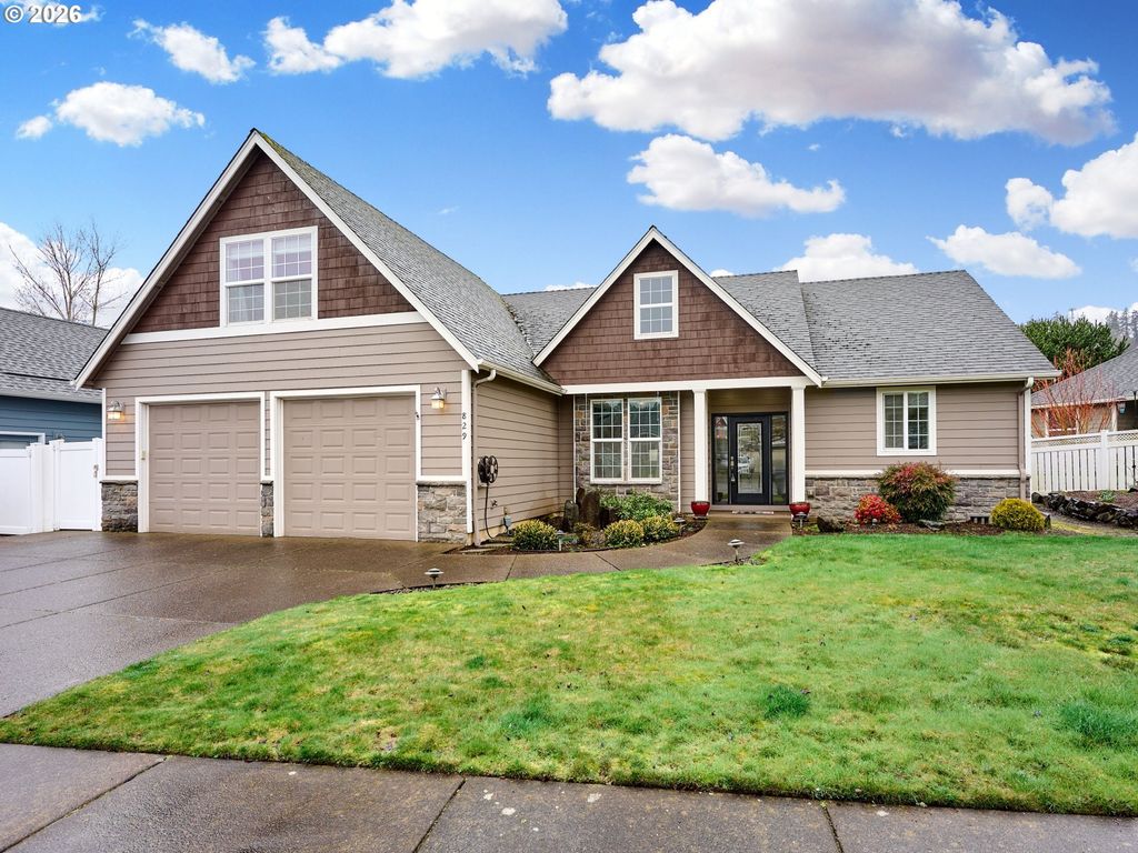 829 PIONEER Dr, Silverton, OR 97381