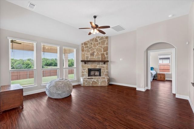 3835 Wheatland Trail, Heartland, TX 75126