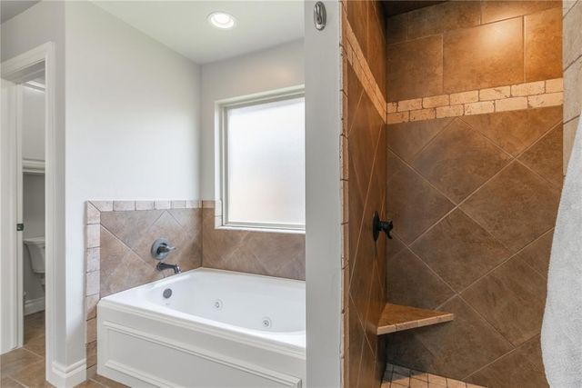 4933 Champlain Place, Edmond, OK 73025