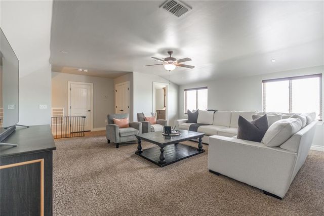 4933 Champlain Place, Edmond, OK 73025