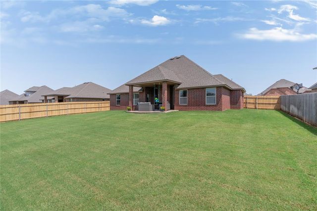 4933 Champlain Place, Edmond, OK 73025