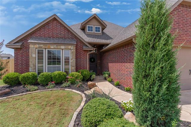 4933 Champlain Place, Edmond, OK 73025