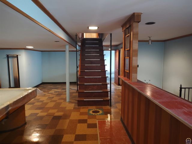 934 Oxford Dr, Emporia, KS 66801