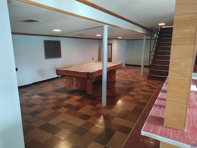 934 Oxford Dr, Emporia, KS 66801