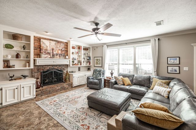 517 Natalie Dr, Goodlettsville, TN 37072