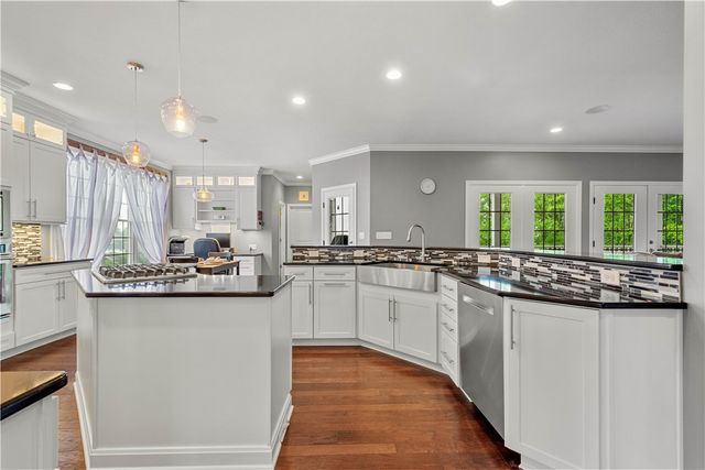 1272 McEwen Rd, Cecil, PA 15317