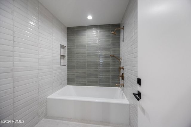 9 Windsong, Sandy, UT 84092