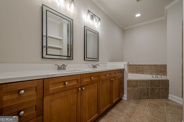 1949 Sterling Oaks Circle NE 13, Atlanta, GA 30319