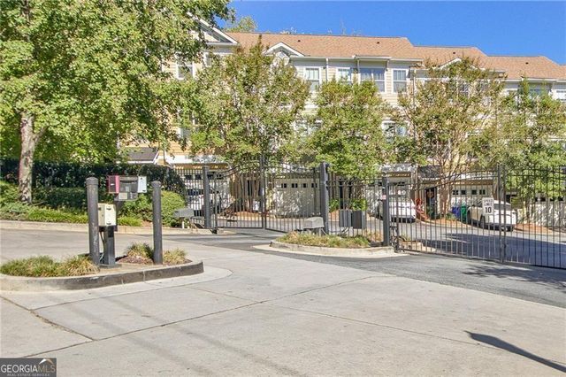 1949 Sterling Oaks Circle NE 13, Atlanta, GA 30319