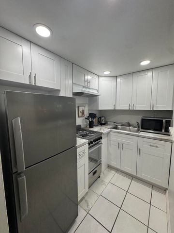 811 SE 16TH Street 206, Fort Lauderdale, FL 33316