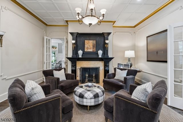 230 Springfield Ave, Summit City, NJ 07901