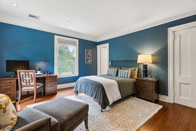 230 Springfield Ave, Summit City, NJ 07901