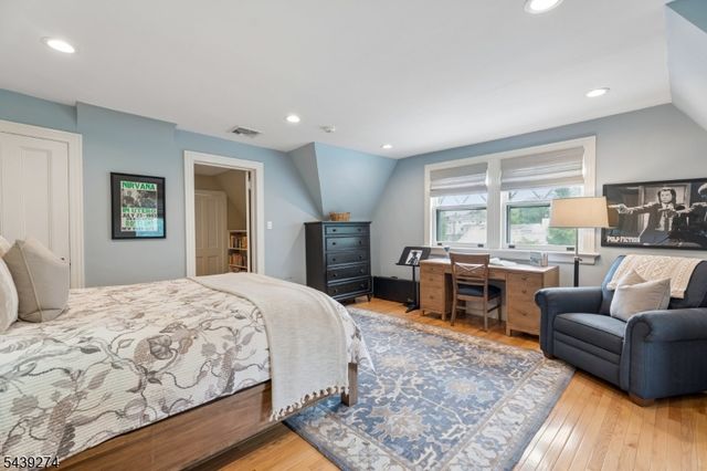 230 Springfield Ave, Summit City, NJ 07901