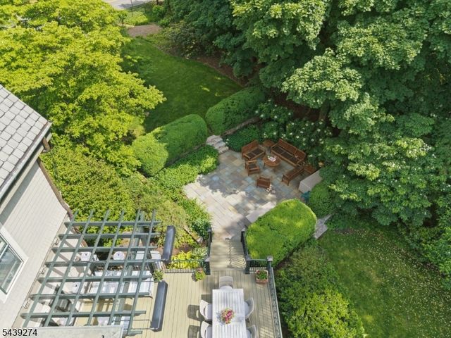 230 Springfield Ave, Summit City, NJ 07901