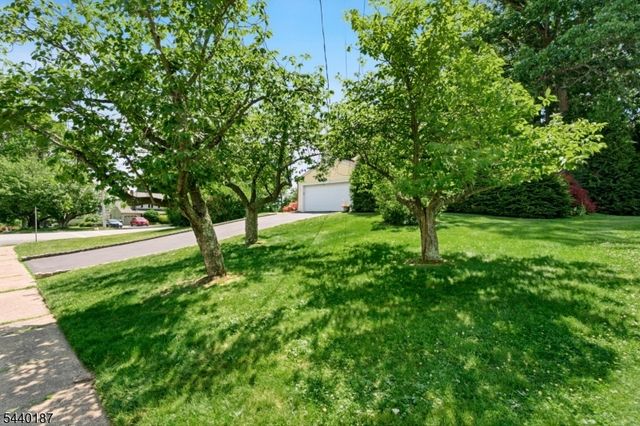 64 Fleetwood Dr, Rockaway Twp., NJ 07866