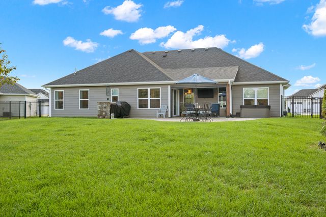 4917 LONGBOW DR, Columbia, MO 65201