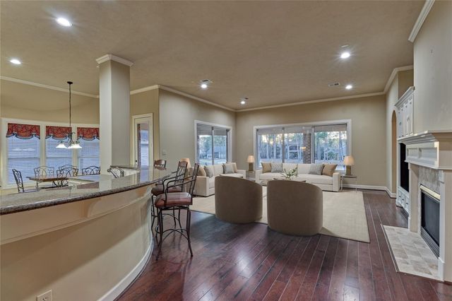 196 W Pines Drive, Montgomery, TX 77356