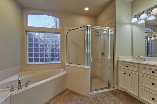 196 W Pines Drive, Montgomery, TX 77356