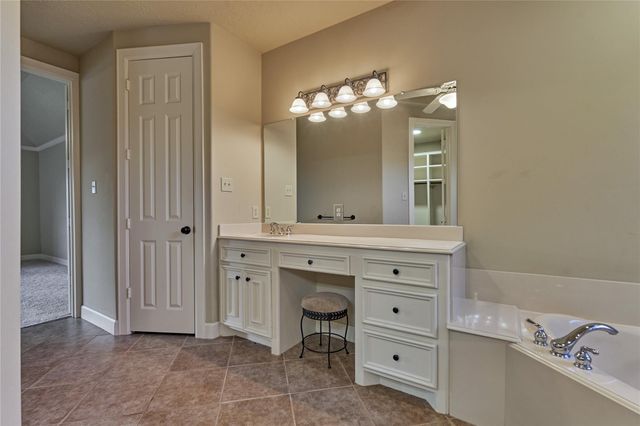 196 W Pines Drive, Montgomery, TX 77356