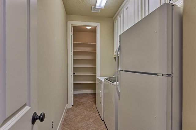 196 W Pines Drive, Montgomery, TX 77356