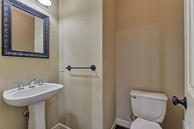 196 W Pines Drive, Montgomery, TX 77356