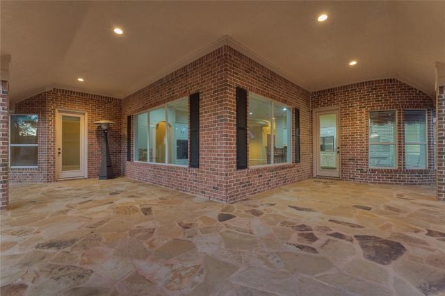 196 W Pines Drive, Montgomery, TX 77356