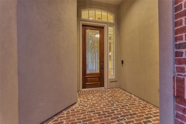 196 W Pines Drive, Montgomery, TX 77356