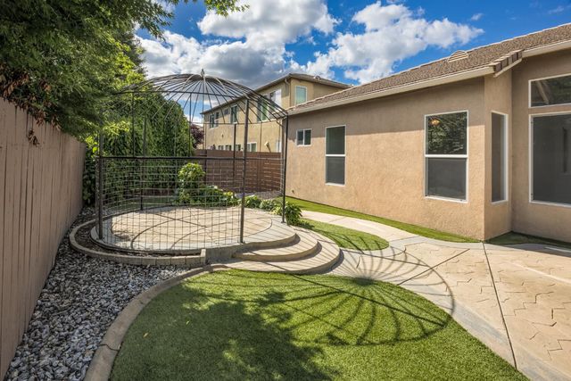 9422 Rhone Valley Way, Elk Grove, CA 95624