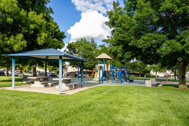 9422 Rhone Valley Way, Elk Grove, CA 95624