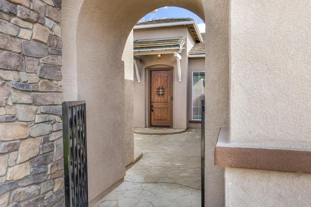 9422 Rhone Valley Way, Elk Grove, CA 95624