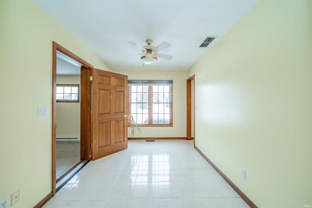 2405 N Wicklow Drive, Muncie, IN 47304