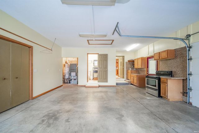 2405 N Wicklow Drive, Muncie, IN 47304