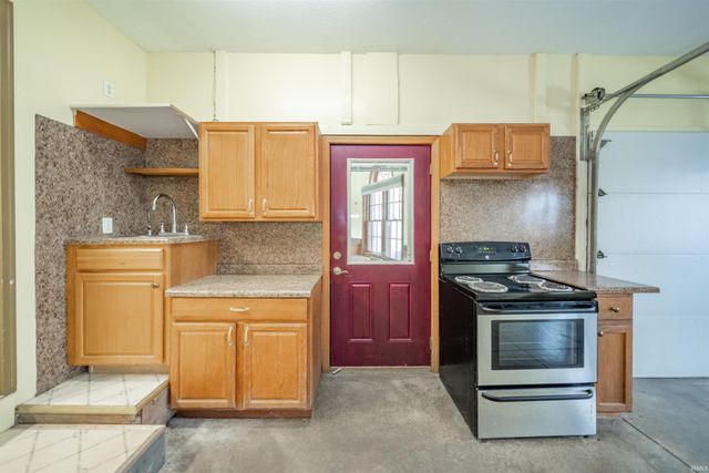 2405 N Wicklow Drive, Muncie, IN 47304