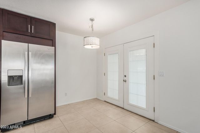 8617 W VOGEL Avenue, Peoria, AZ 85345