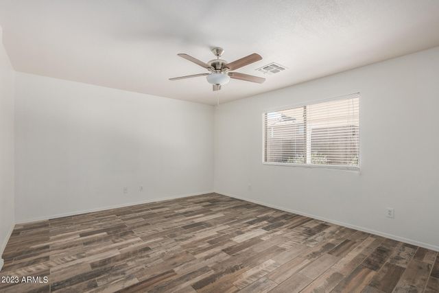 8617 W VOGEL Avenue, Peoria, AZ 85345