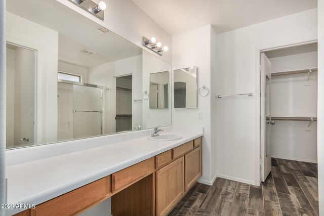 8617 W VOGEL Avenue, Peoria, AZ 85345