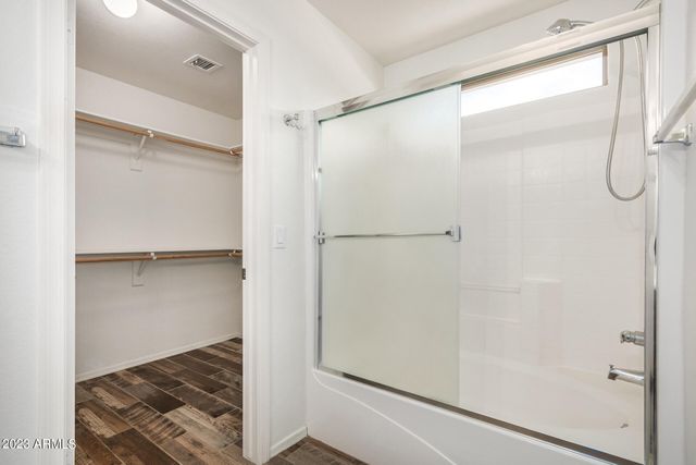 8617 W VOGEL Avenue, Peoria, AZ 85345