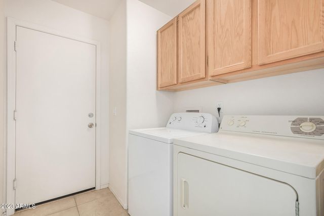 8617 W VOGEL Avenue, Peoria, AZ 85345