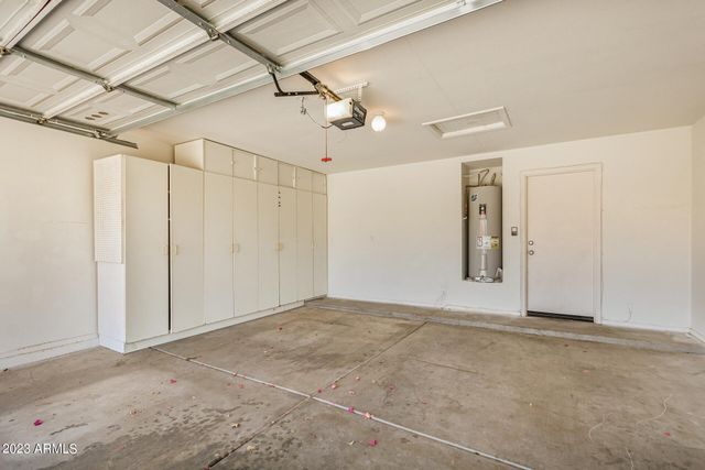 8617 W VOGEL Avenue, Peoria, AZ 85345